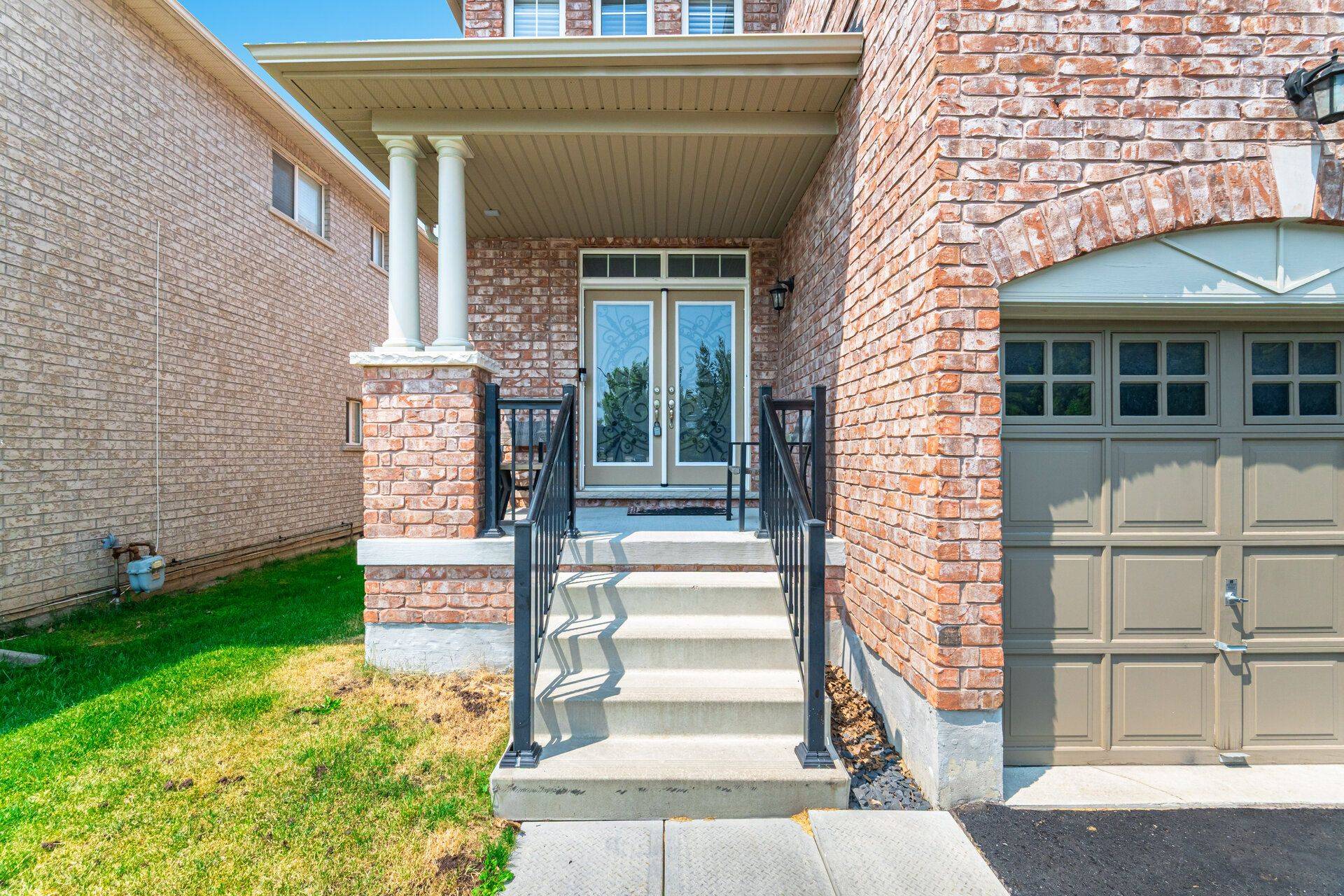 Barrie, ON L4M 0A3,16 Westminster CIR E