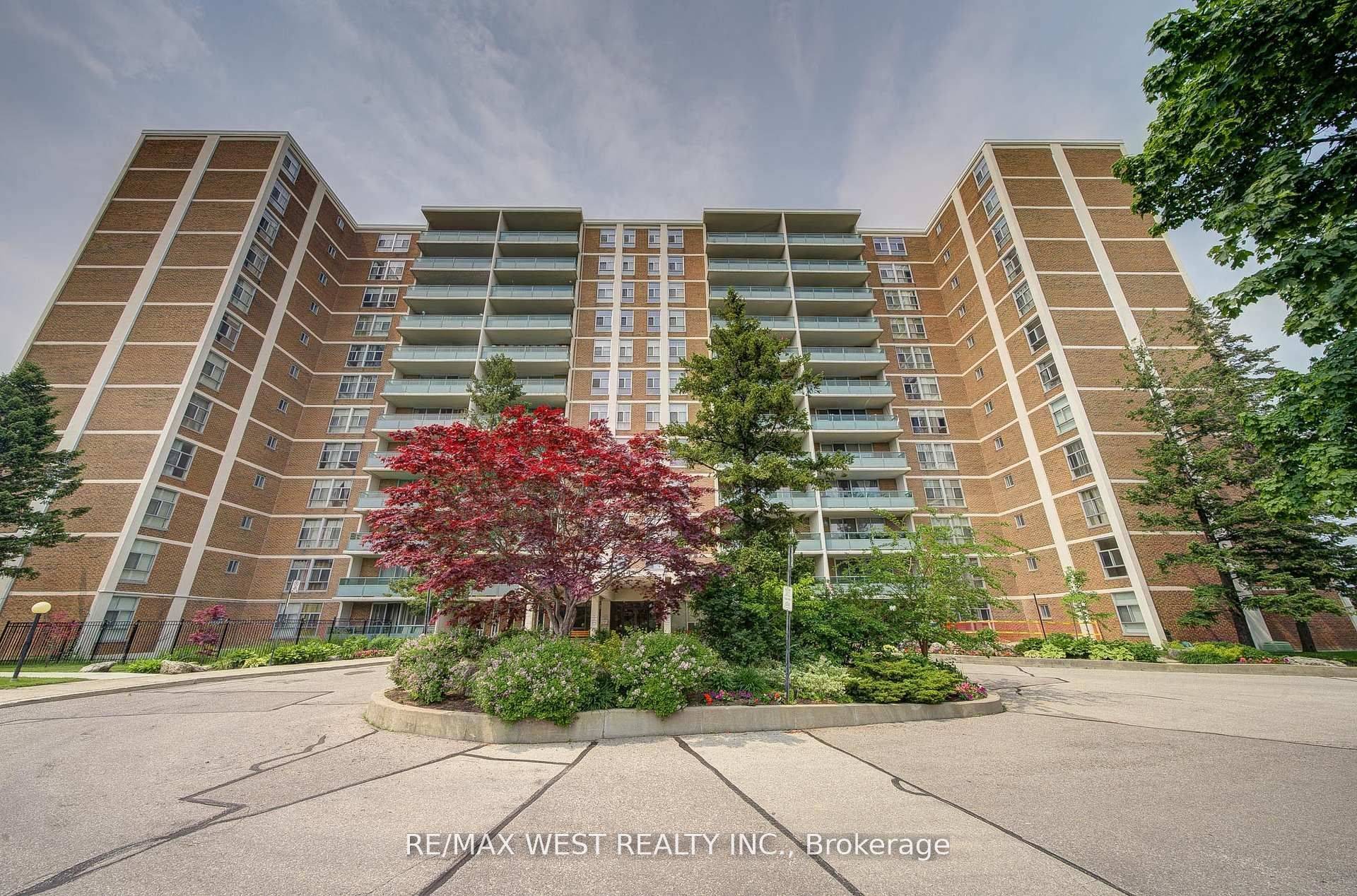 Toronto W09, ON M9R 2M7,44 Longbourne DR #606