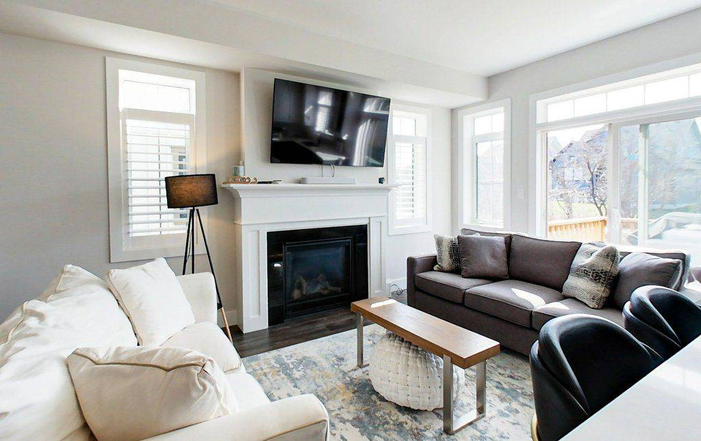 Blue Mountains, ON L9Y 4E4,212 COURTLAND ST