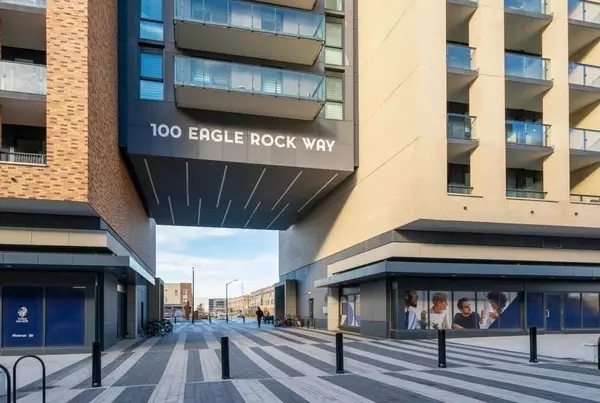 Vaughan, ON L6A 5B9,100 Eagle Rock WAY #319