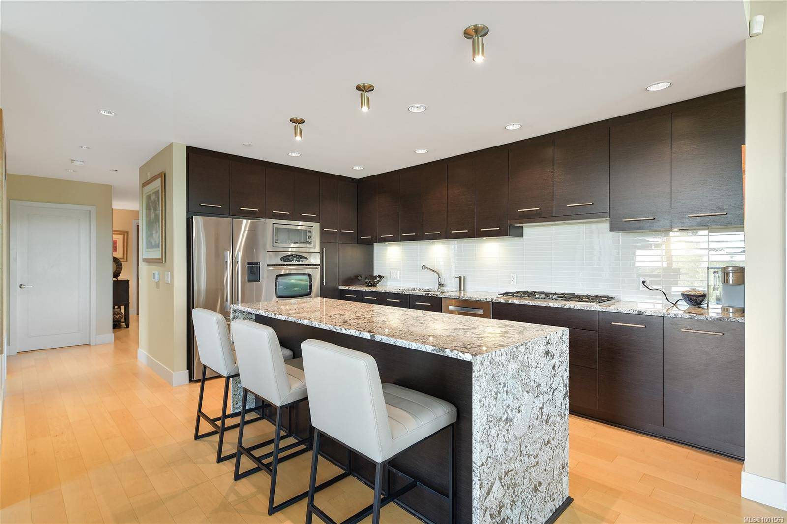 Colwood, BC V9C 0A6,3234 HOLGATE Lane #201