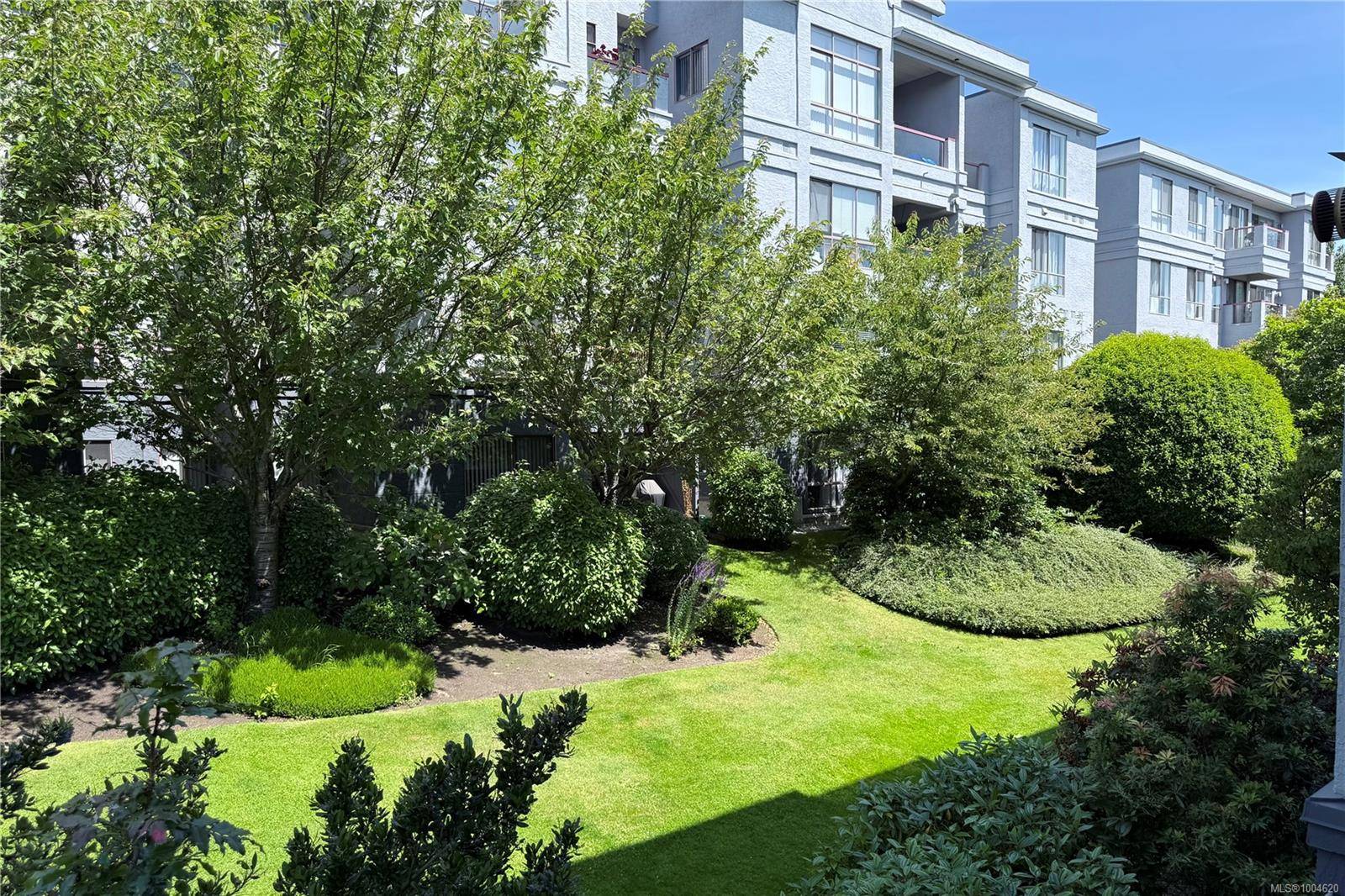 Victoria, BC V8T 2L6,520 Dunedin St #201