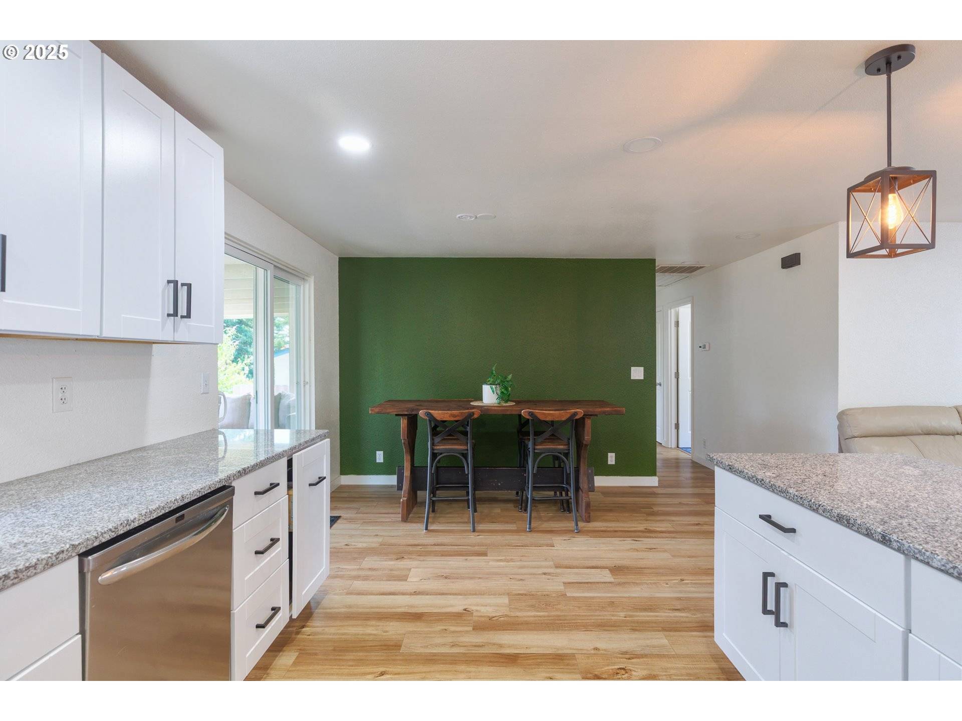 Grants Pass, OR 97526,1007 NE PRIMROSE PL