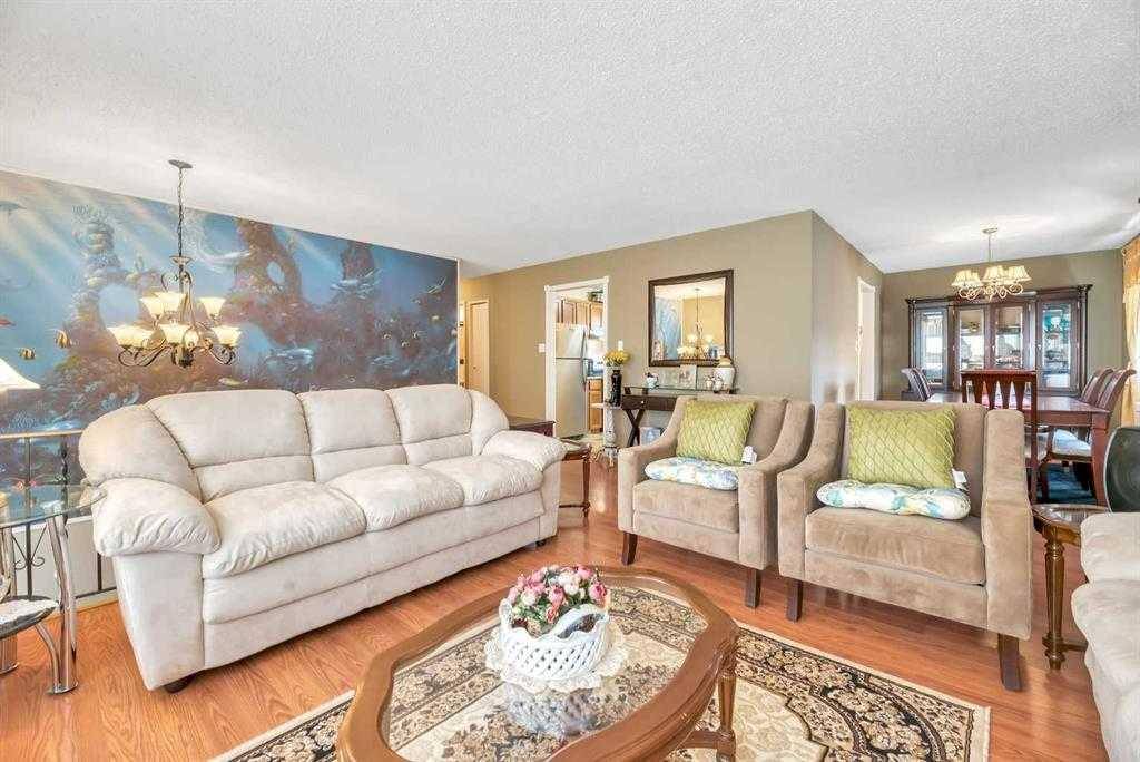 Strathmore, AB T1P 1G7,5 Maple Leaf RD