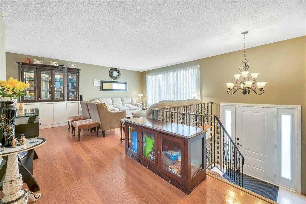 Strathmore, AB T1P 1G7,5 Maple Leaf RD