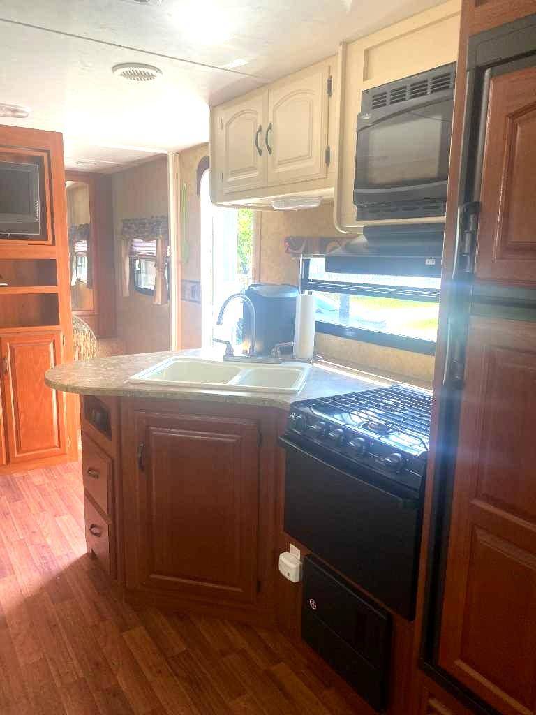 Gull Lake, AB T0C 2J0,21 Parkland Beach RD #66