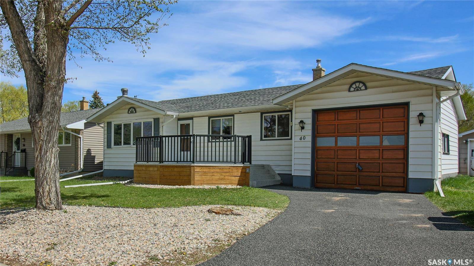 40 UPLAND DRIVE, Regina, SK S4R 0B9