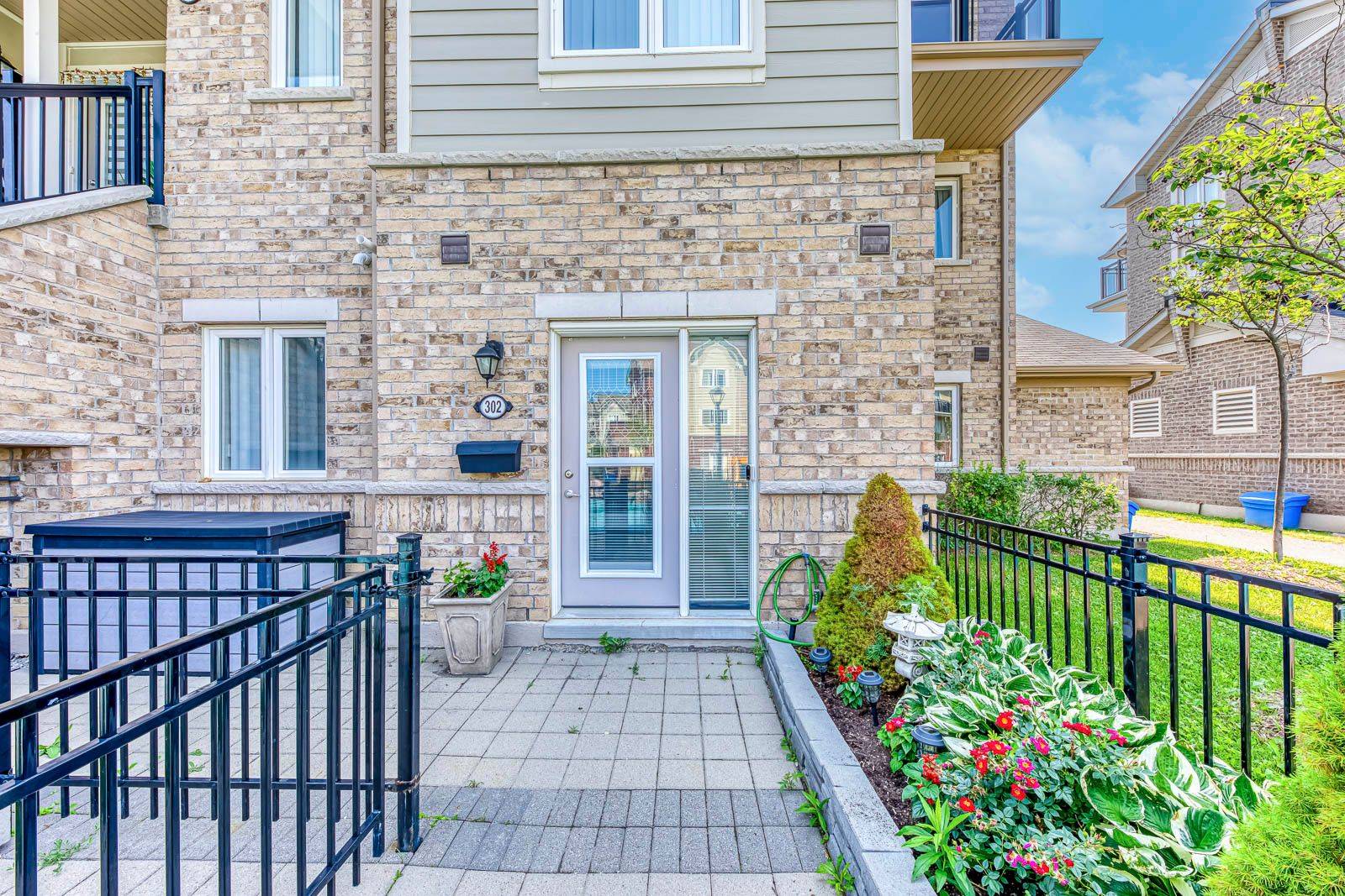 Brampton, ON L6R 3Y6,250 Sunny Meadow BLVD #302