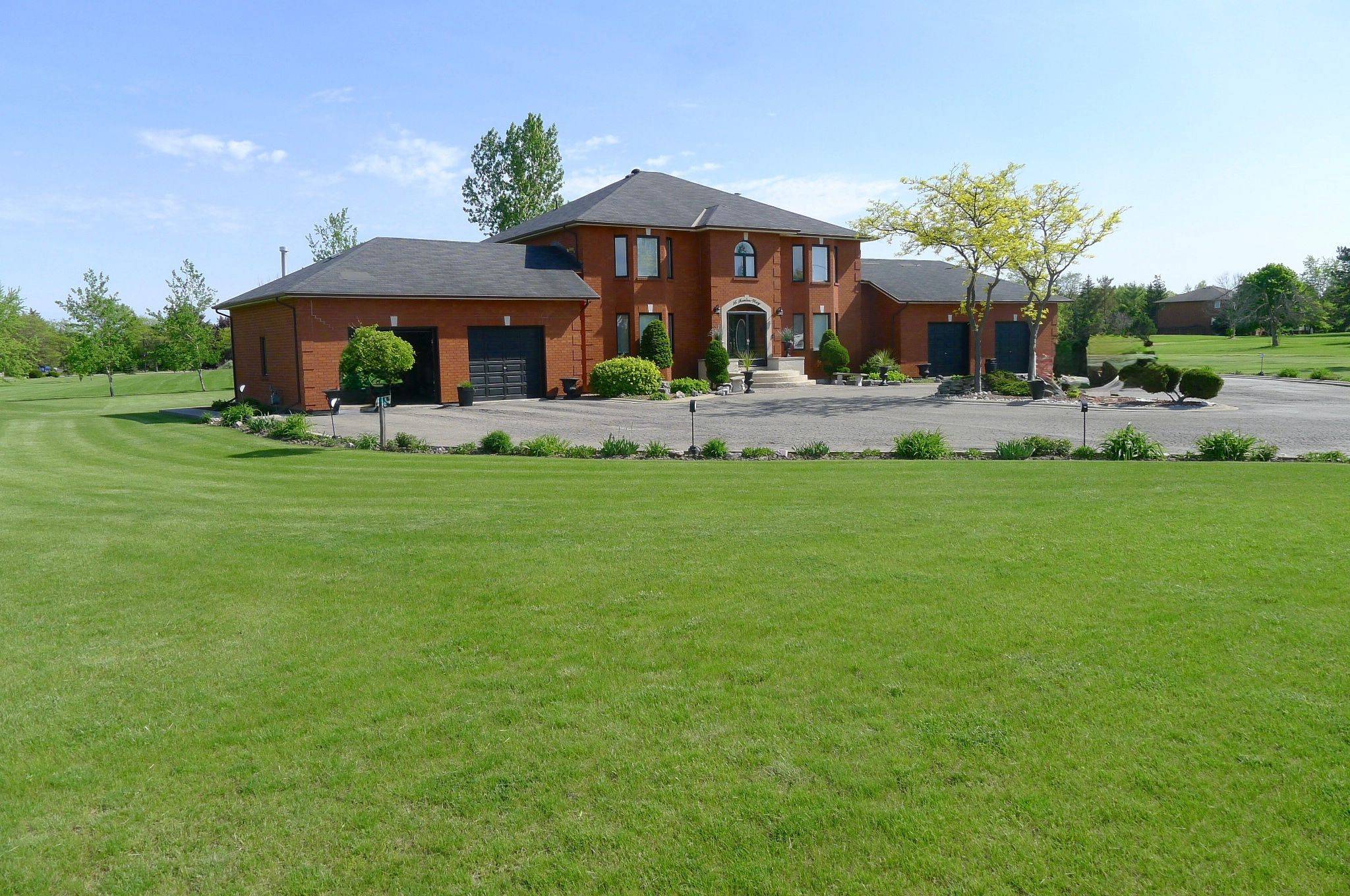 16 Fenton WAY, Brampton, ON L6P 0P5