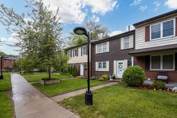 Mississauga, ON L5N 1V6,2825 Gananoque DR #48
