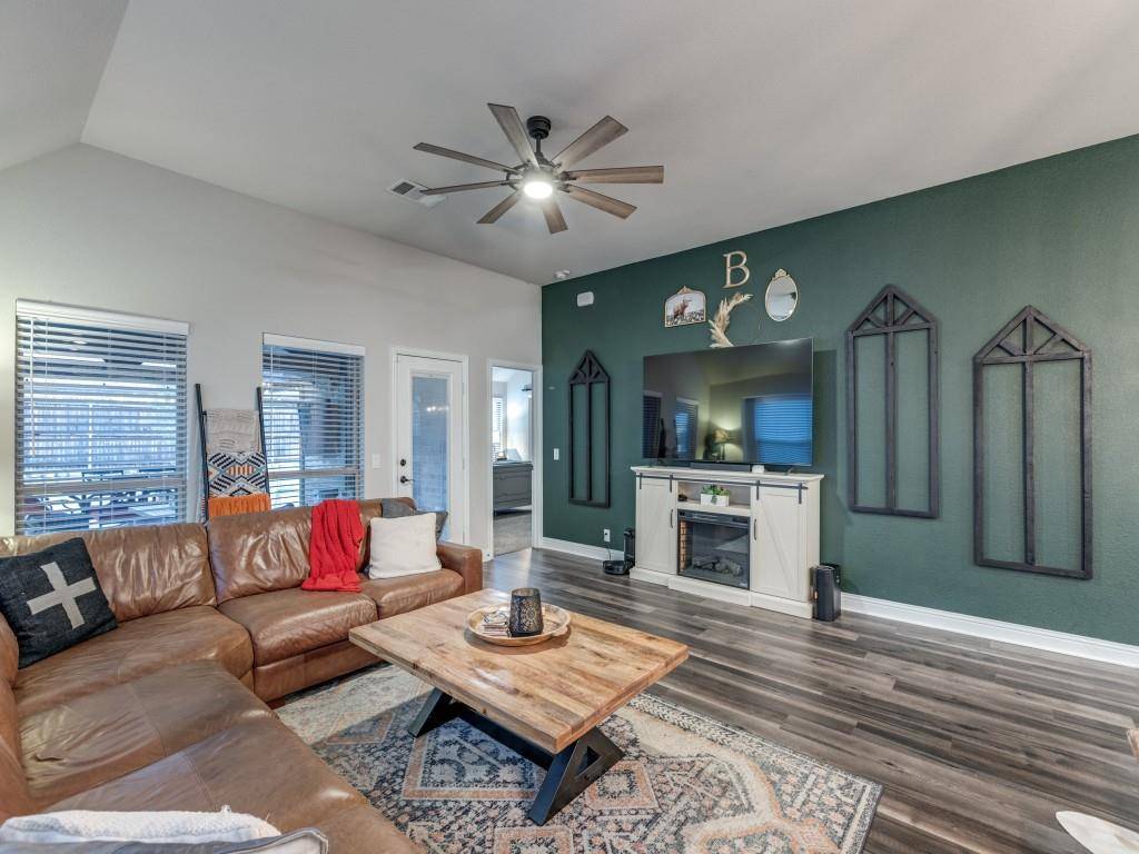 Van Alstyne, TX 75495,116 Providence Drive