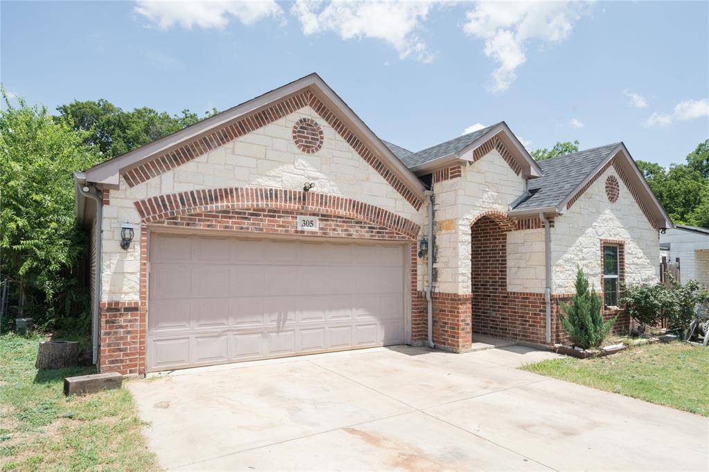 Fort Worth, TX 76110,305 E Fogg Street