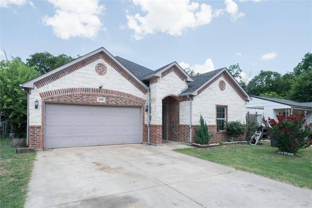 Fort Worth, TX 76110,305 E Fogg Street