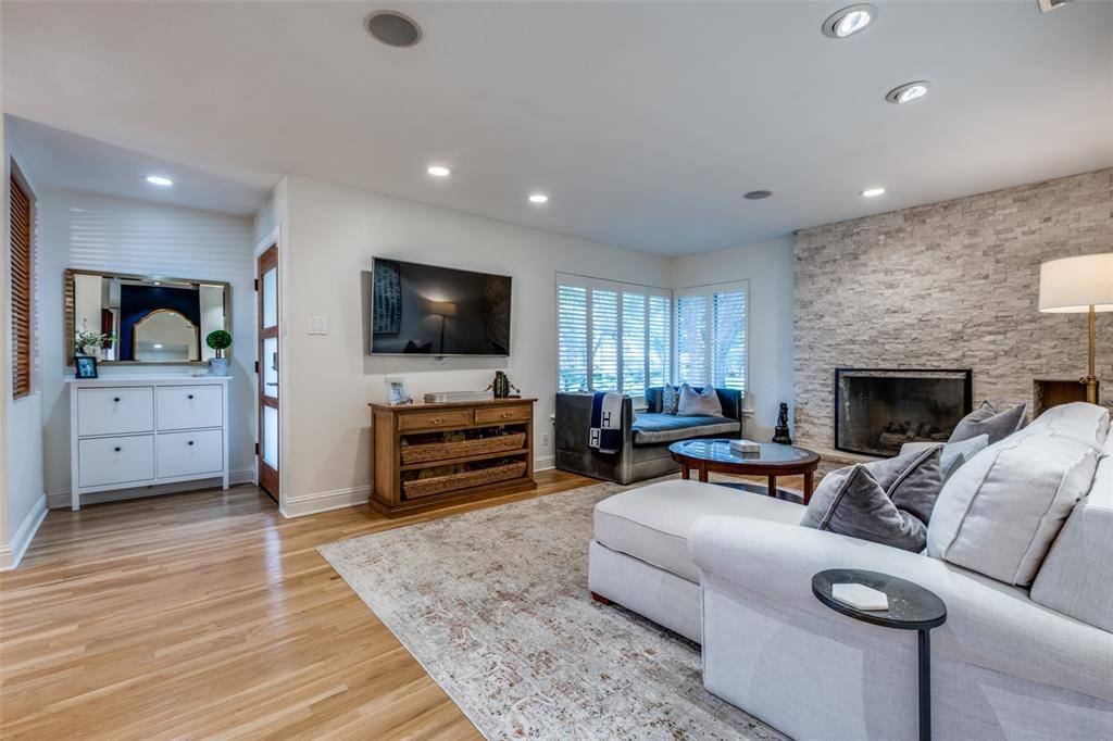 Dallas, TX 75214,6434 Sudbury Drive