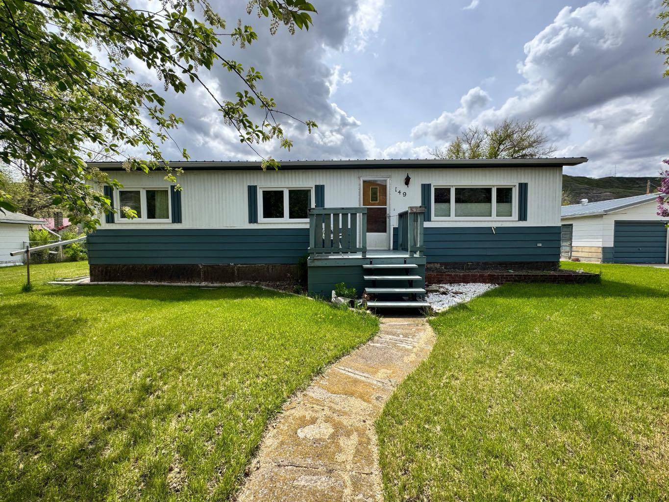 Drumheller, AB T0J 0Y0,149 2 AVE