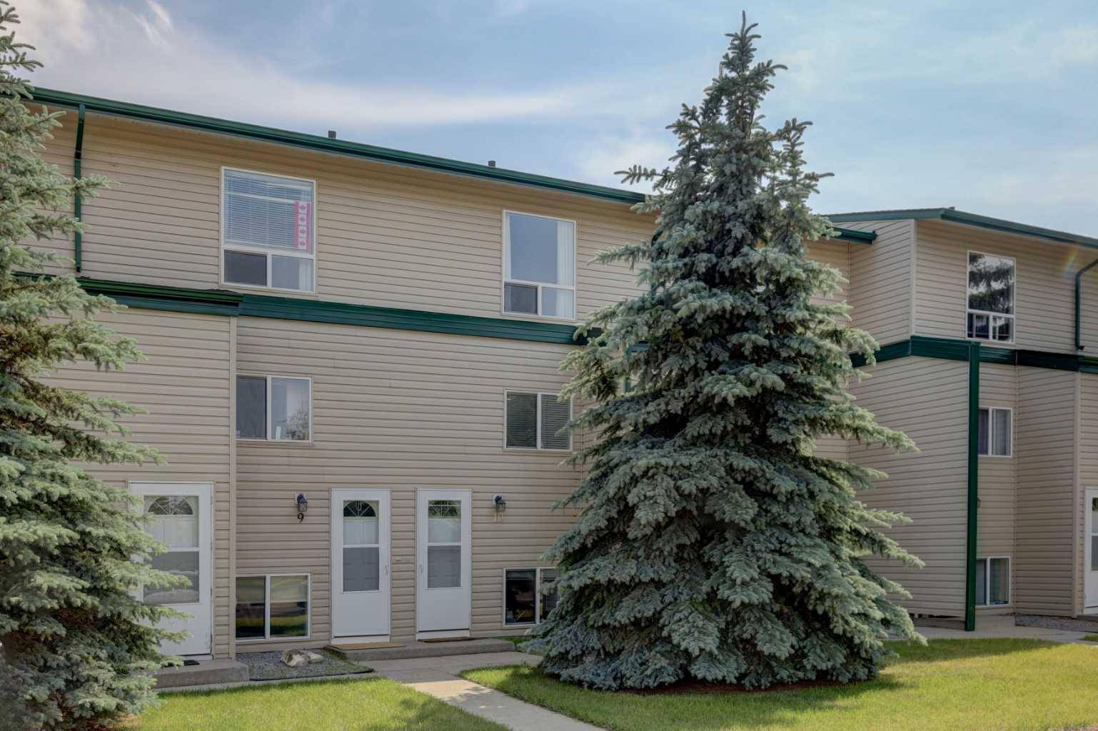 707 Westmount DR #10, Strathmore, AB T1P 1A9