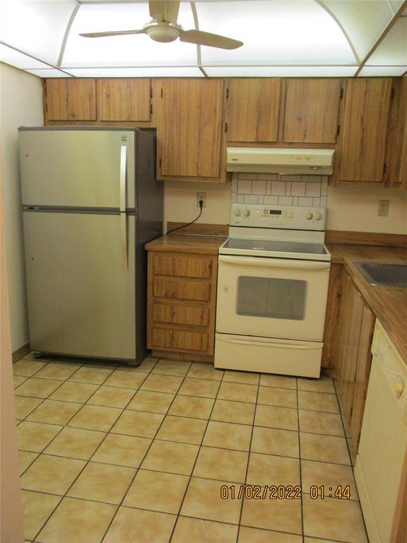 Tamarac, FL 33321,6751 N University Dr #323