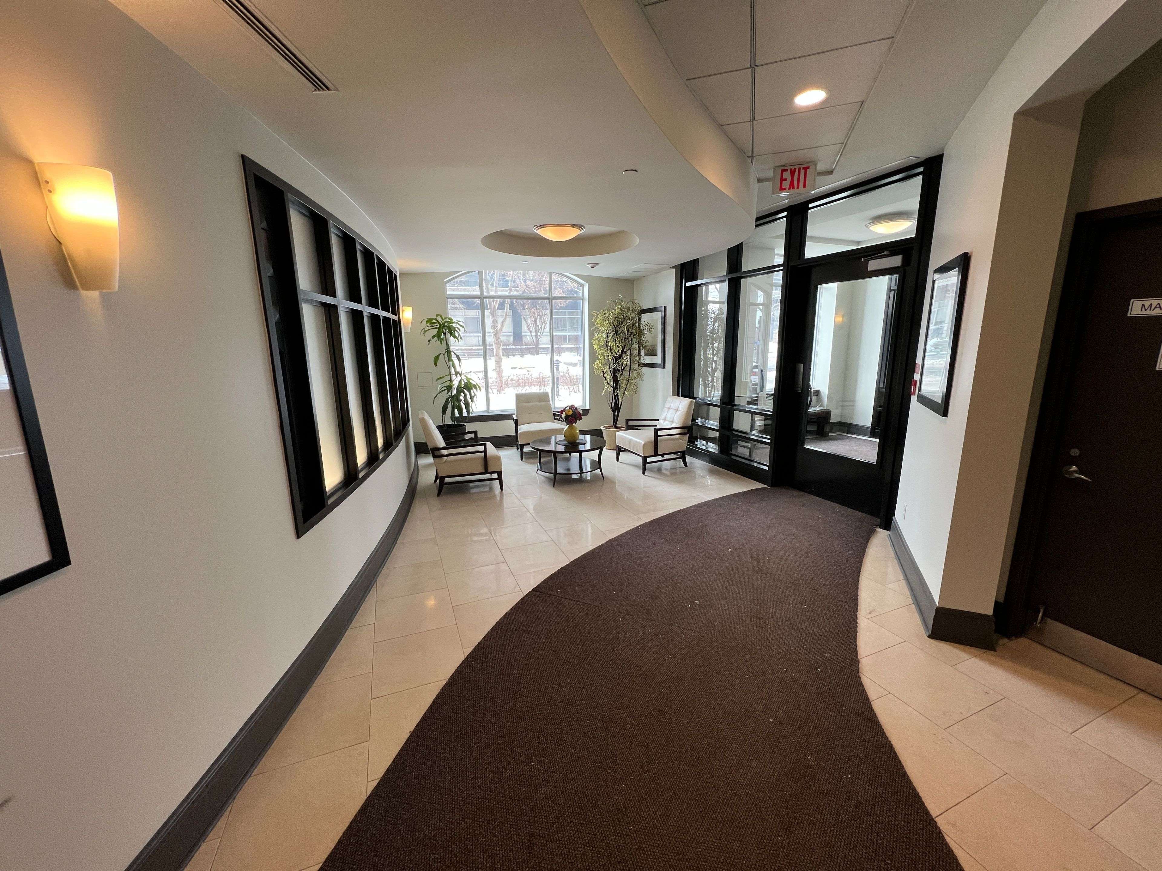 Ottawa Centre, ON K1R 1E2,95 Bronson AVE S #1603