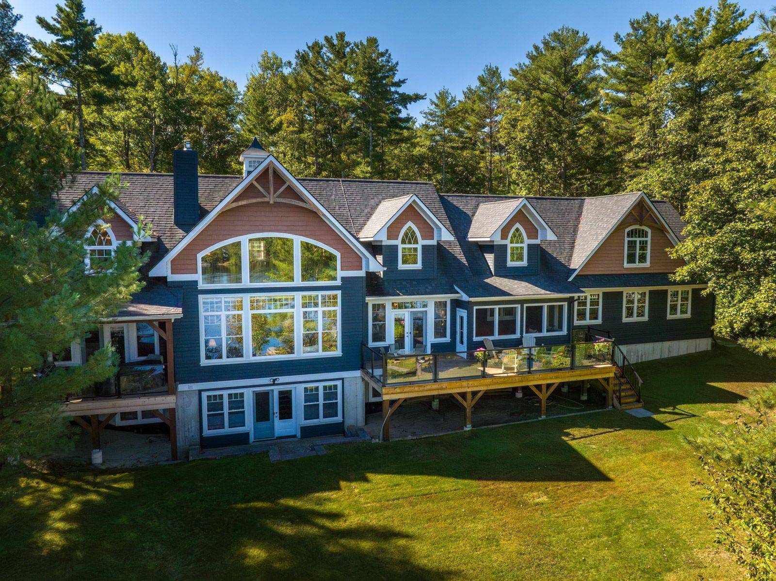 Gravenhurst, ON P1P 1R2,1045 LAKESHORE DR