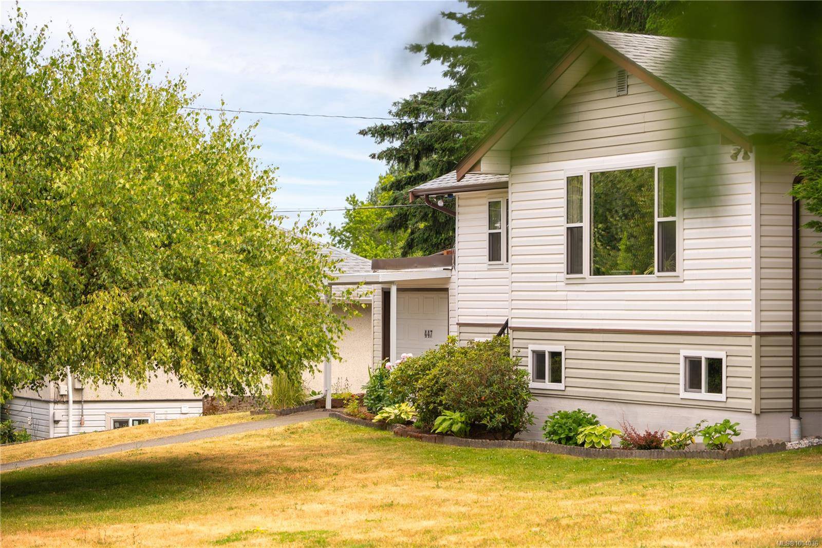 Nanaimo, BC V9R 1W3,447 Wharton St