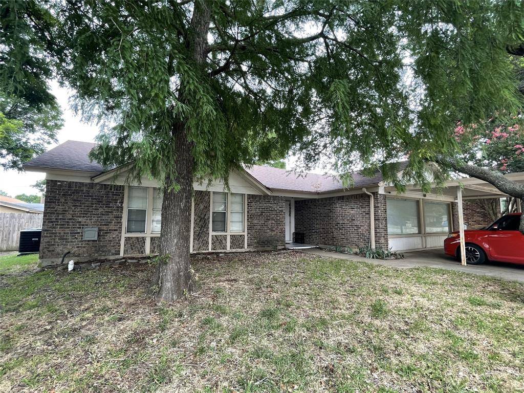 6905 Yorkston Street, Watauga, TX 76148