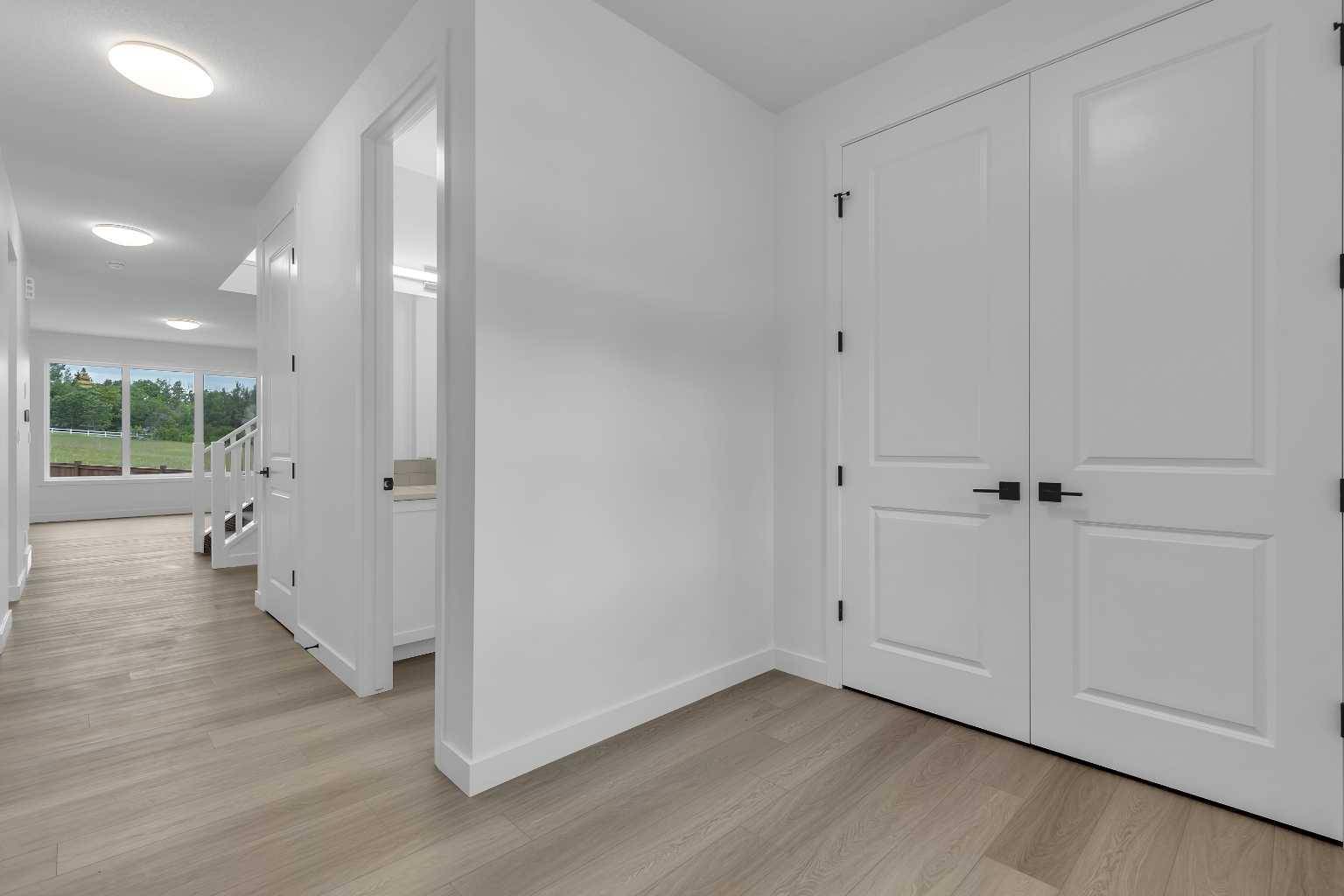 Airdrie, AB T4B 5M3,270 Baneberry WAY SW