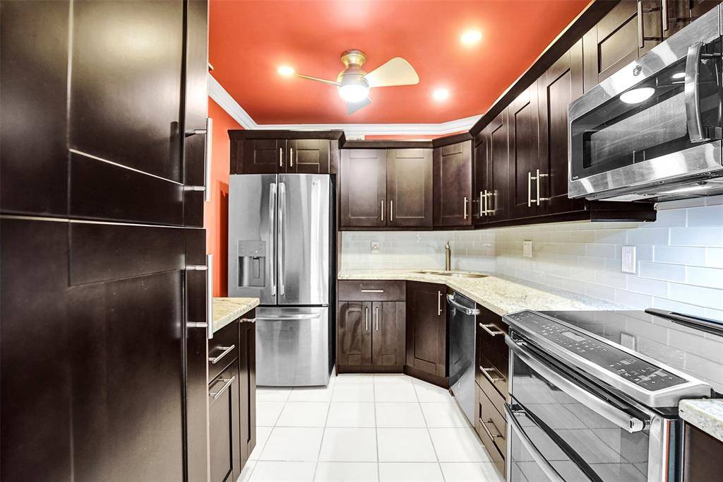 Wilton Manors, FL 33305,1940 NE 2nd Ave #215J