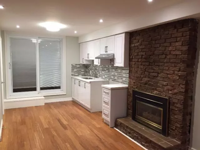 Oakville, ON L6H 2A8,1088 Pearson DR