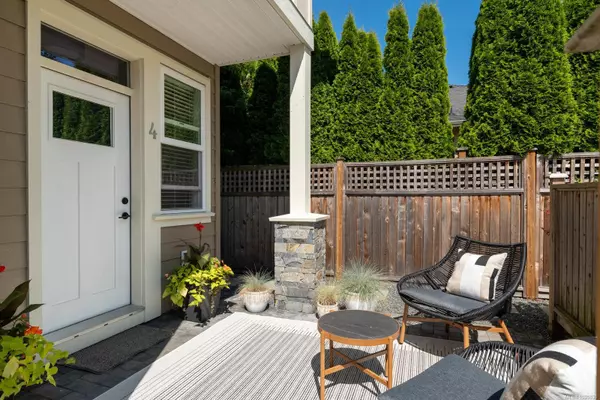 2369 Malaview Ave #4, Sidney, BC V8L 2G1