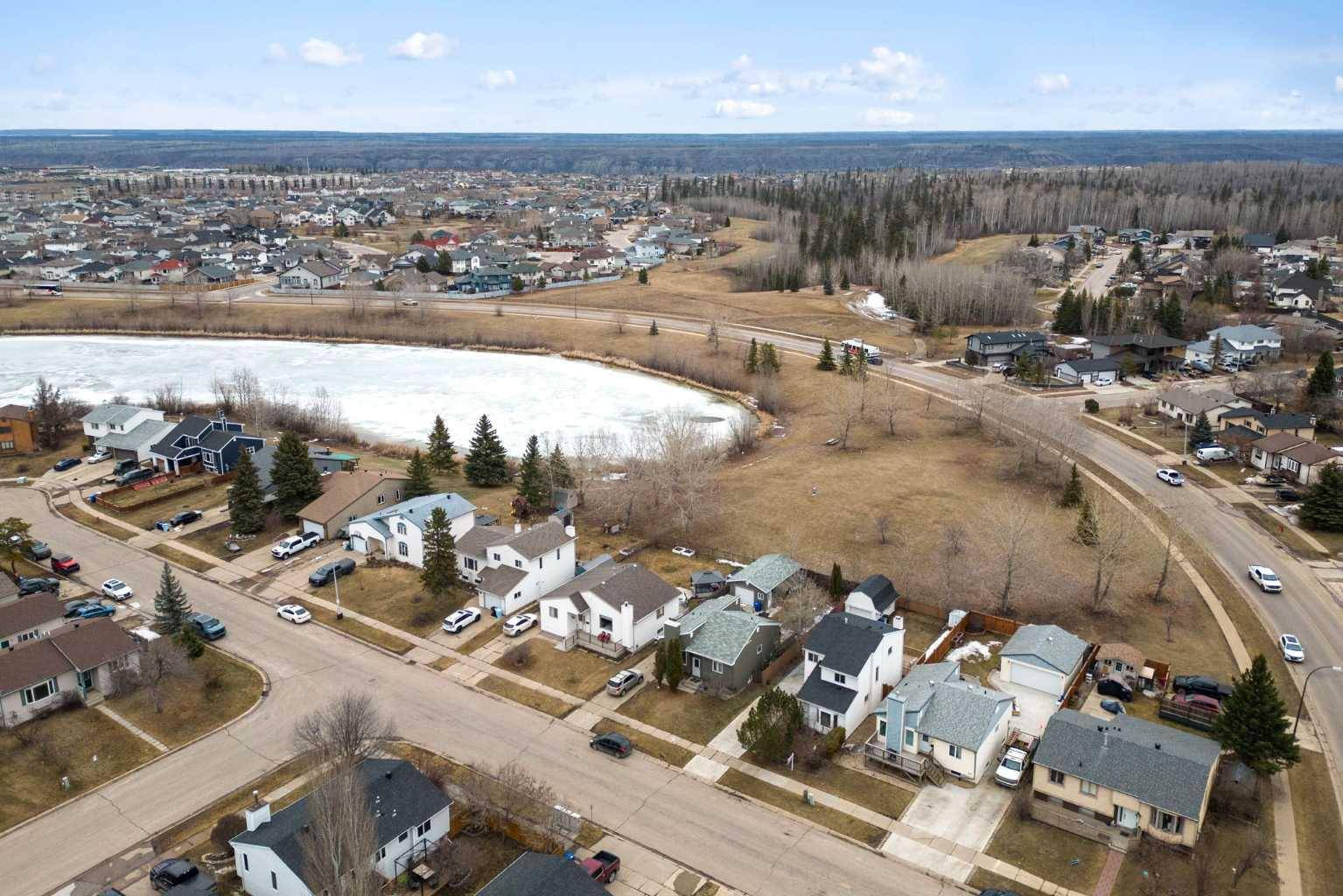 Fort Mcmurray, AB T9K 2E8,121 Brooks PL