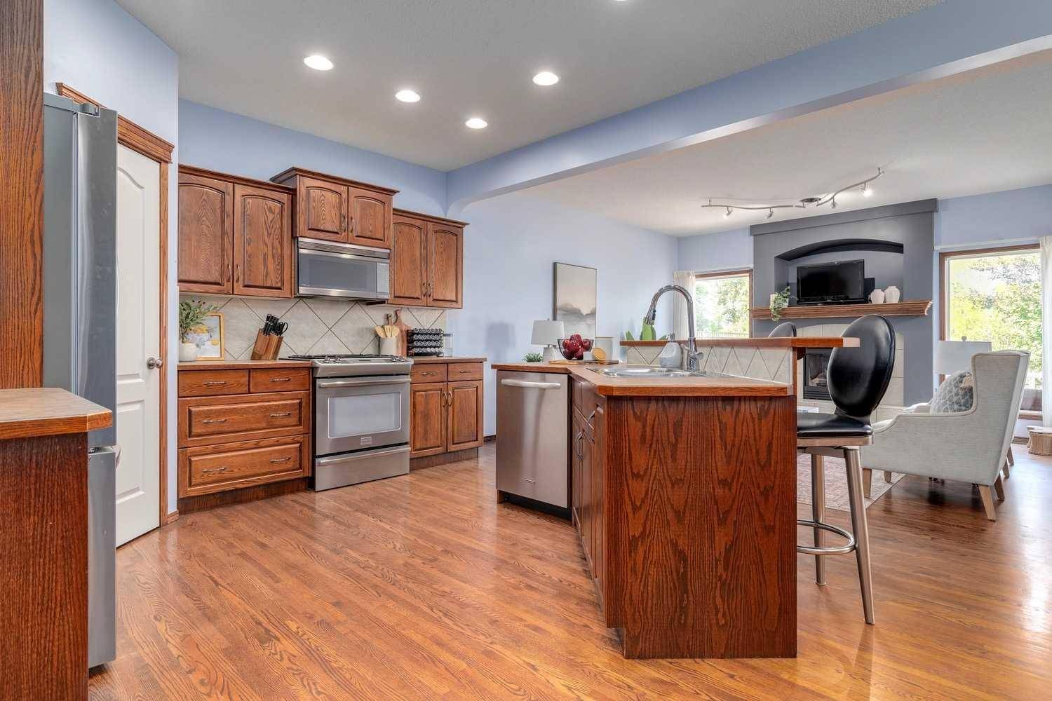 Calgary, AB T2Y 4R1,11 Eversyde WAY SW