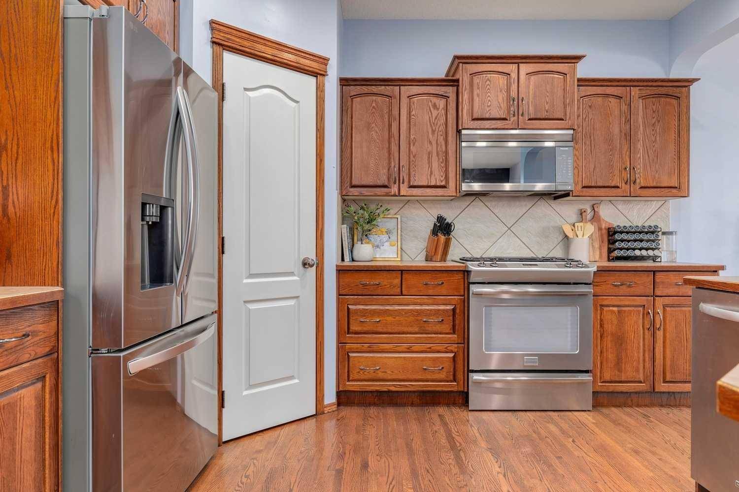 Calgary, AB T2Y 4R1,11 Eversyde WAY SW