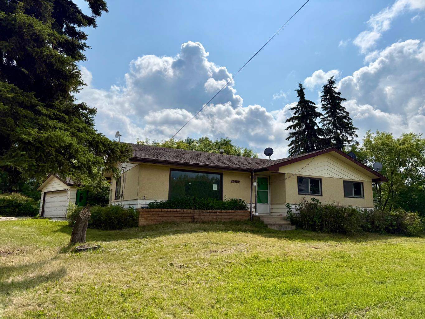 9917 103 AVE, Plamondon, AB T0A 0M0