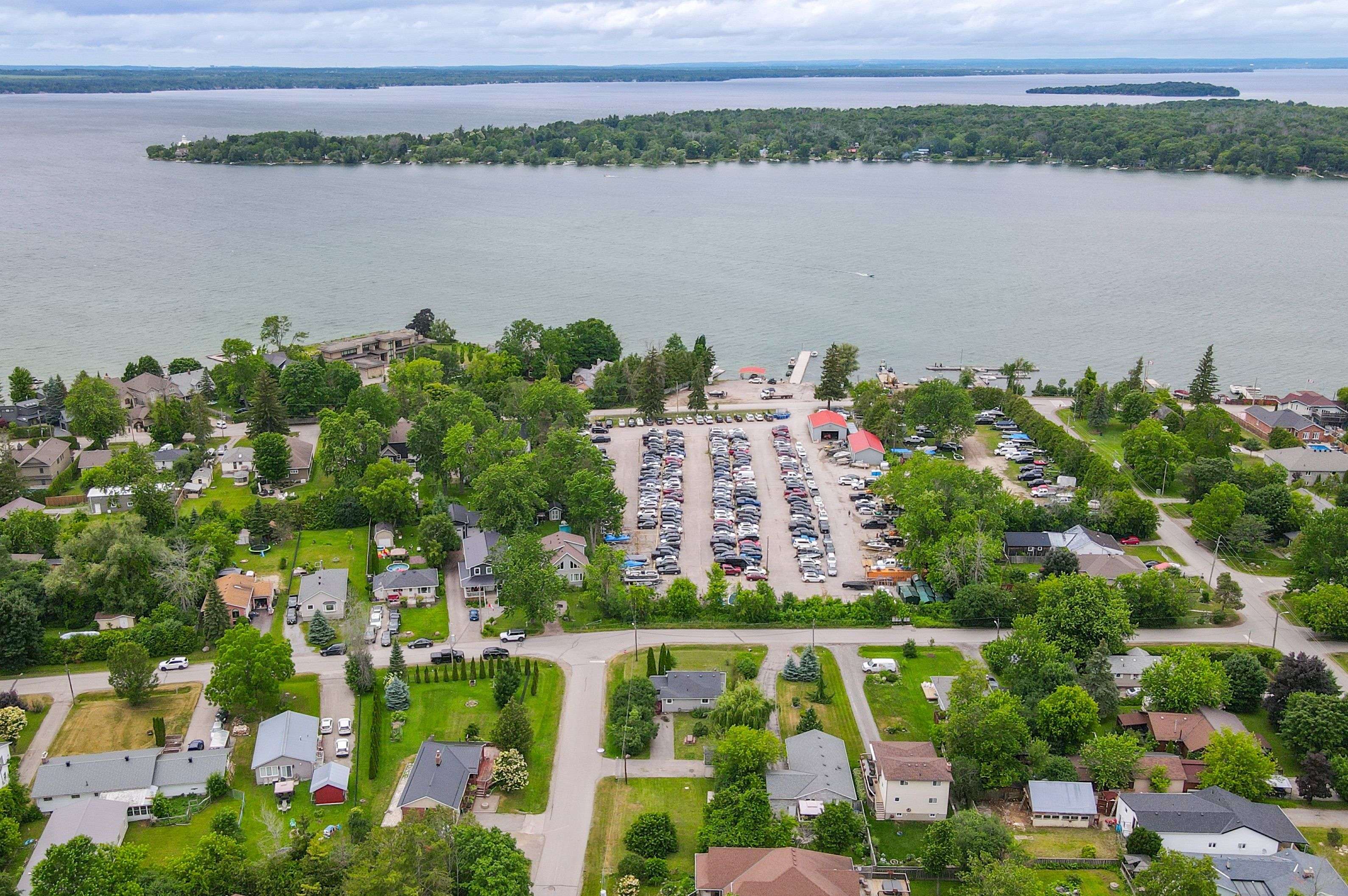 Georgina, ON L4P 3E9,779 Lennox AVE