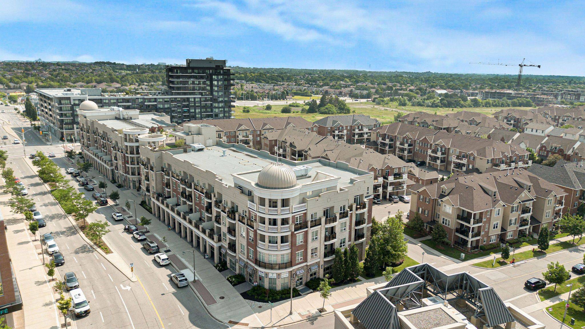 Oakville, ON L6H 7S8,216 Oak Park BLVD #304