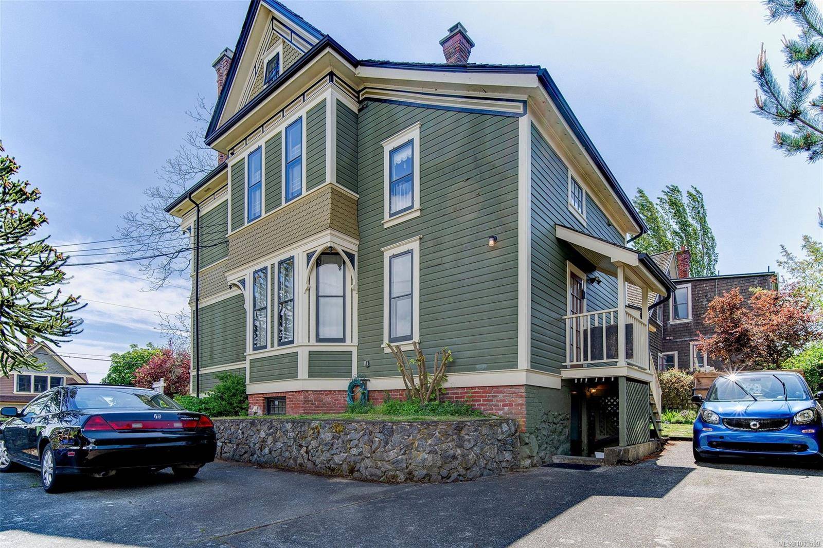 Victoria, BC V9A 3V4,1020 Catherine St