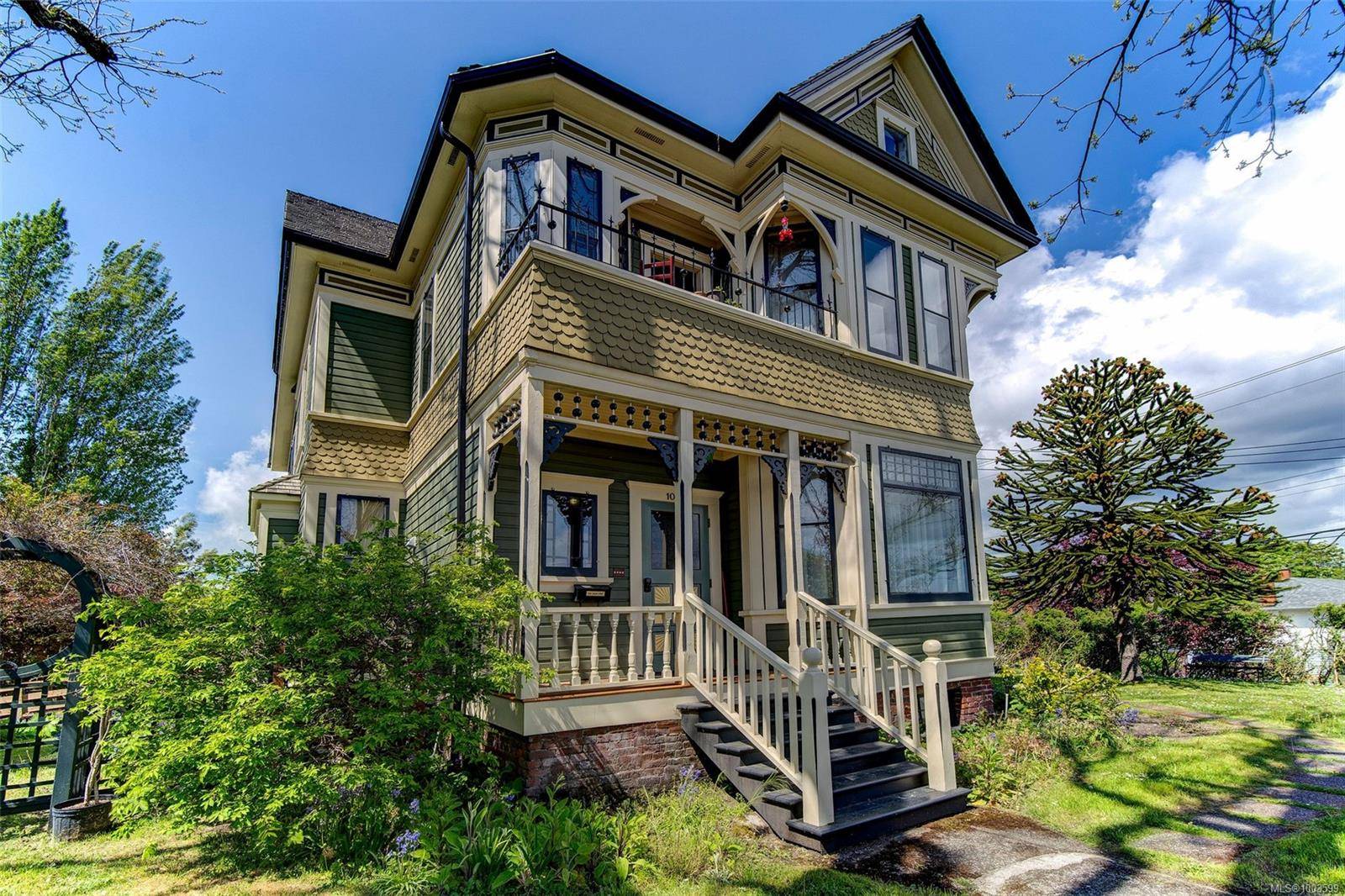 Victoria, BC V9A 3V4,1020 Catherine St