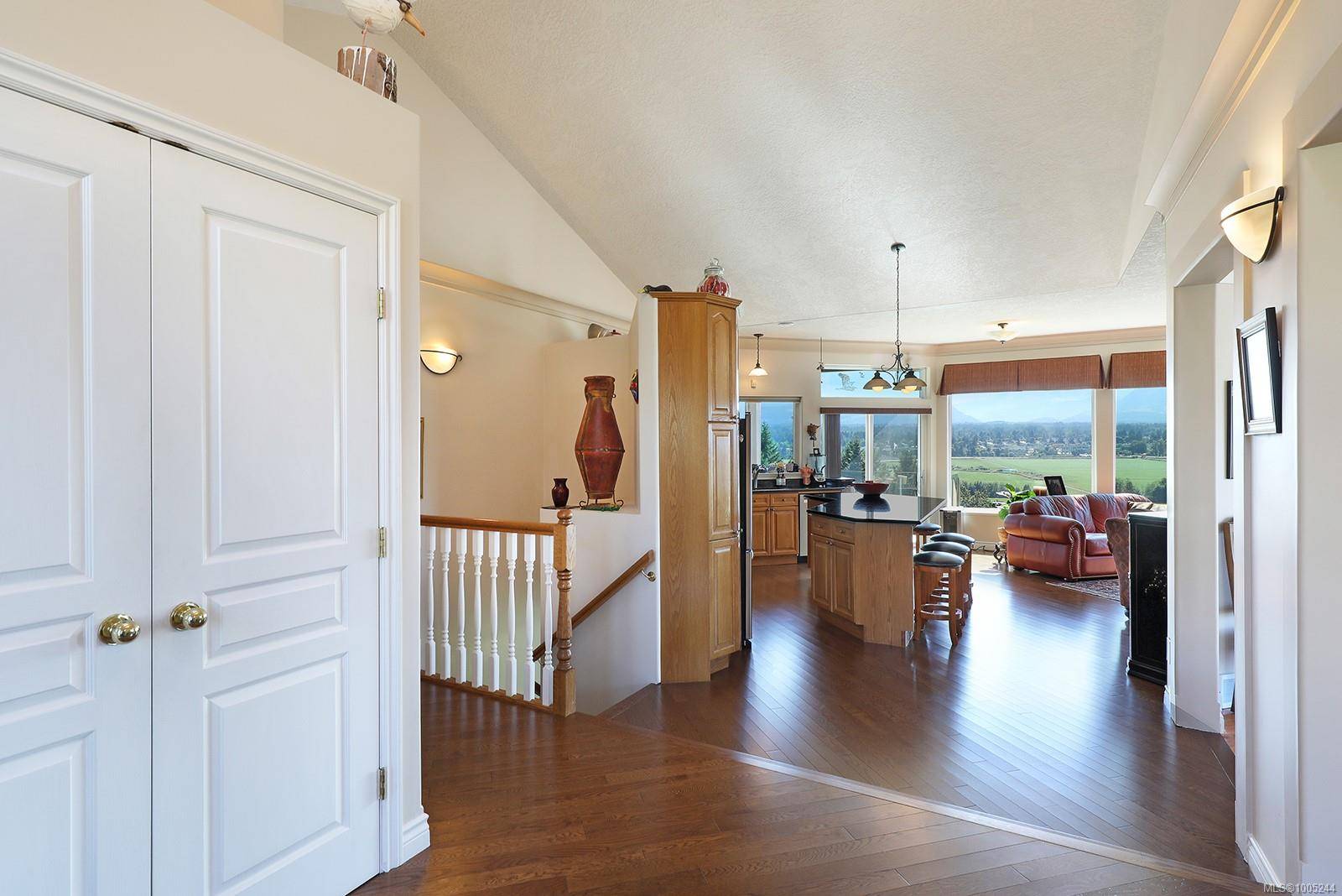 Courtenay, BC V9N 8T3,1437 Valley View Dr