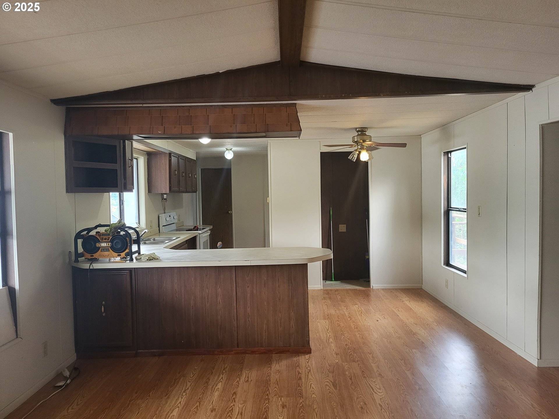 Sutherlin, OR 97479,401 Comstock RD #9