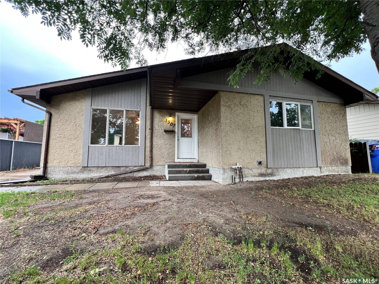 1307 Fleet STREET, Regina, SK S4N 5G3