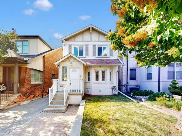 162 St Clair AVE E, Toronto C09, ON M4T 1N8