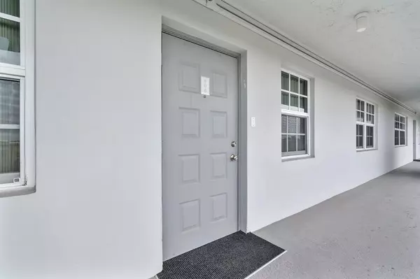 Pompano Beach, FL 33069,4015 W Palm Aire Dr #606