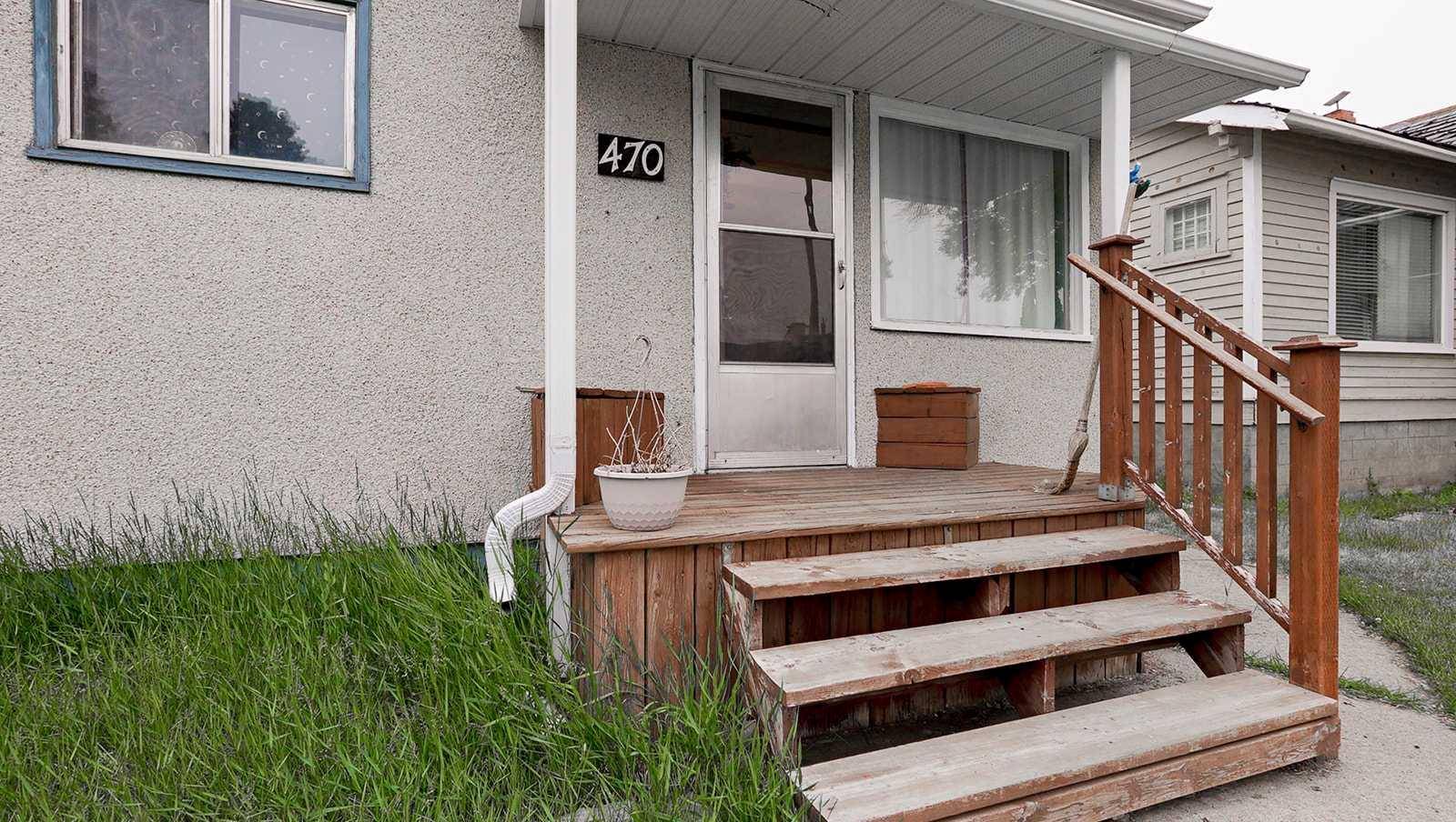 Medicine Hat, AB T1A 1T1,470 11 ST Southeast