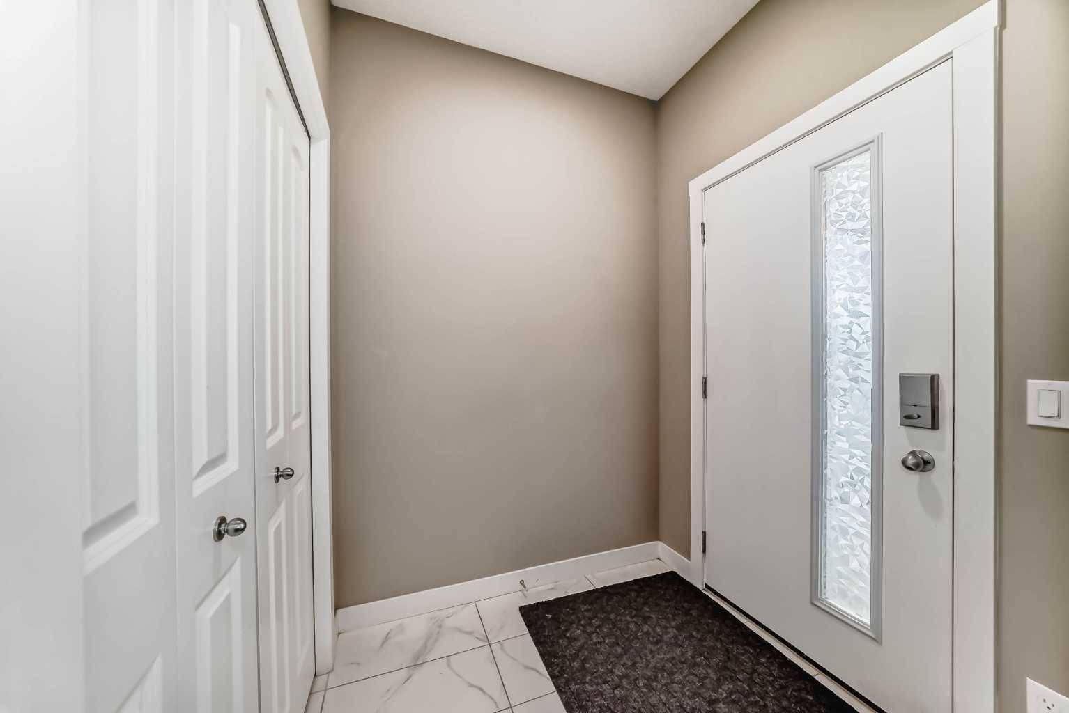 Calgary, AB T3N 1L1,617 Redstone DR NE