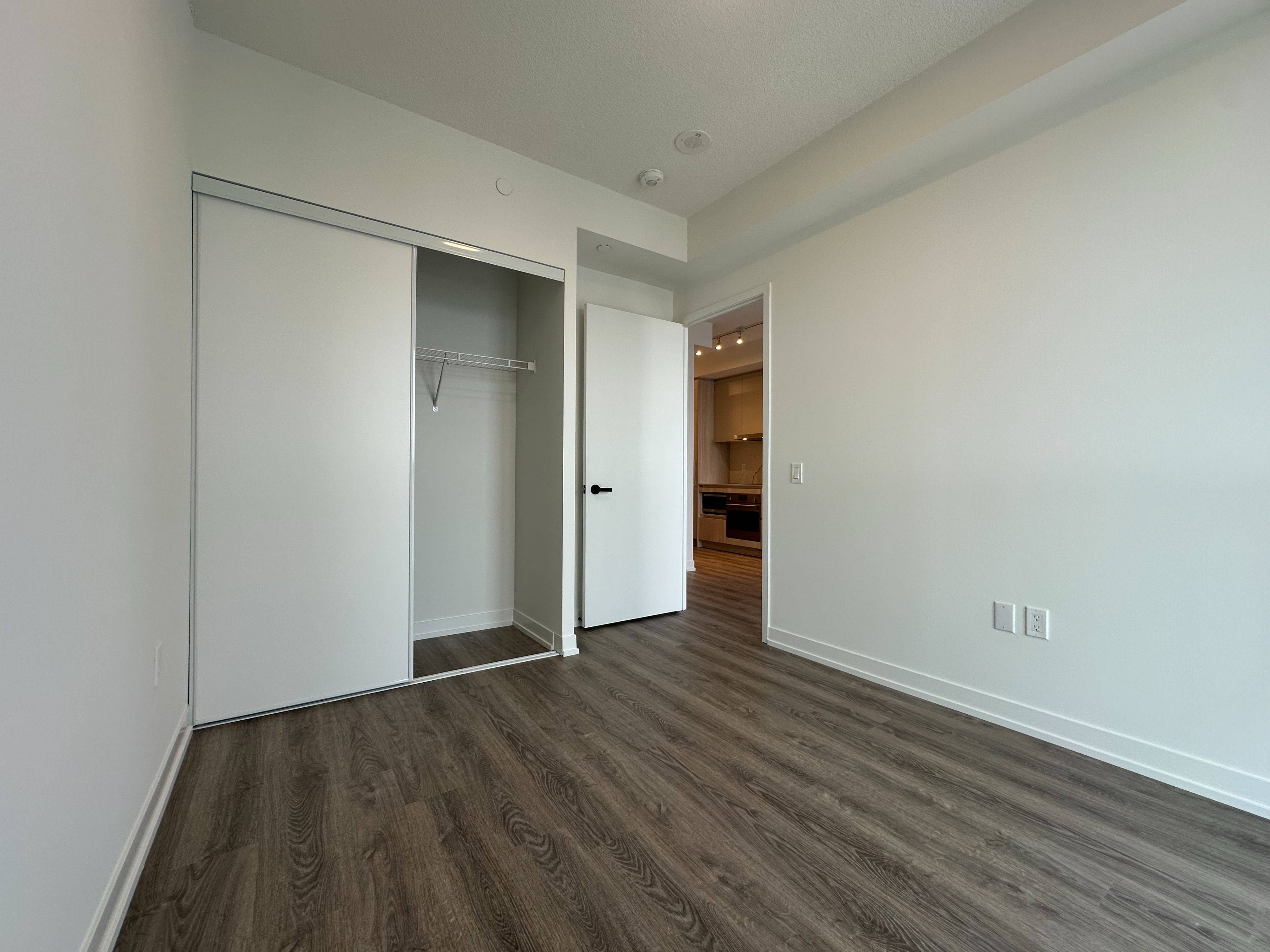 Vaughan, ON L4K 0P9,195 Commerce ST #5202