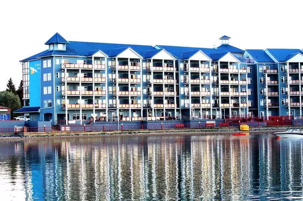 5100 Lakeshore DR #401, Sylvan Lake, AB T4S 2L7