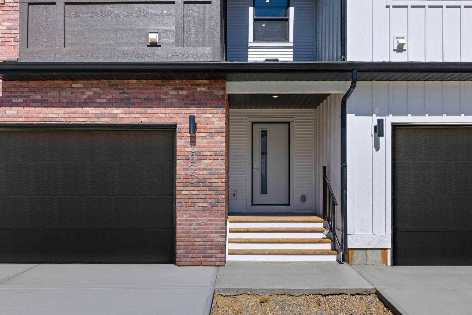 Airdrie, AB T3B 3Y6,201 Cooperswood GN Southwest #1003