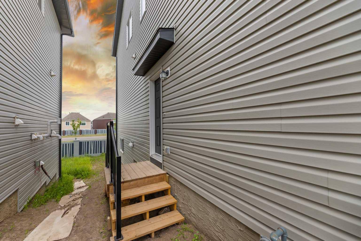 Calgary, AB T3P 2H1,178 Carringford Close NW