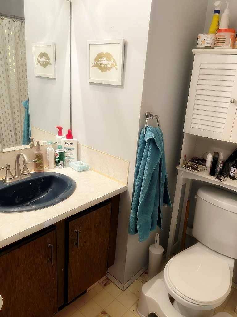 Calgary, AB T2W 3N3,740 Bracewood DR SW #88