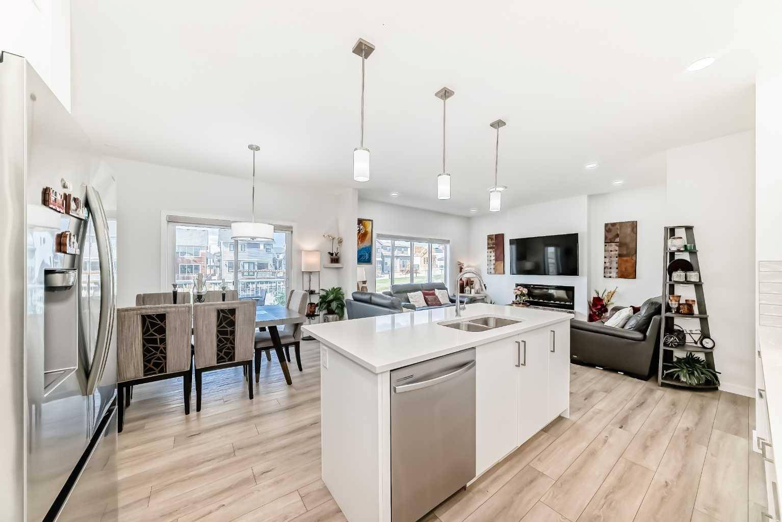 Calgary, AB T3P 1Z4,126 Lucas Close NW